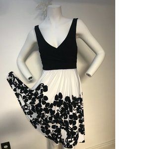 Le Chateau Black White Floral Prom Fit Flare Formal Summer Cocktail Wrap Skater